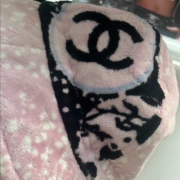 Chanel Bucket Hat - Picture 5 of 5